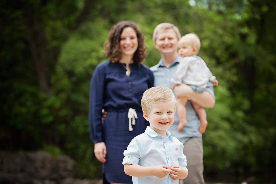 Springtime Outdoor Family Photo Shoot