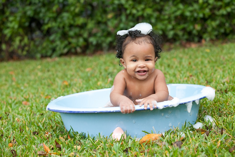 A Bubble Bath for a Bubbly Baby Girl - Miette Photography