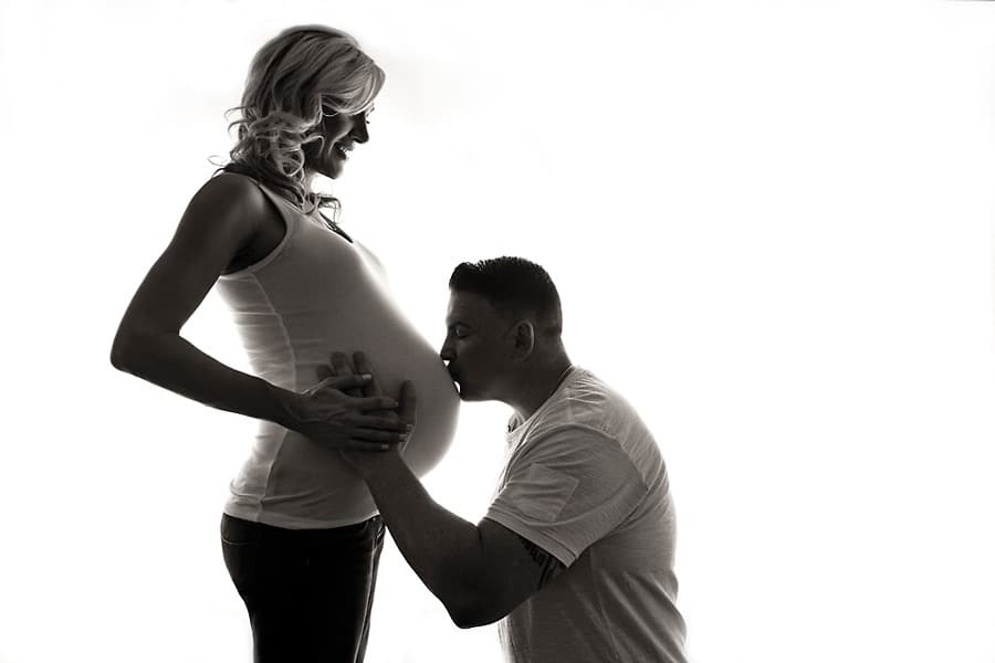 beautiful dallas maternity photos in private studio session