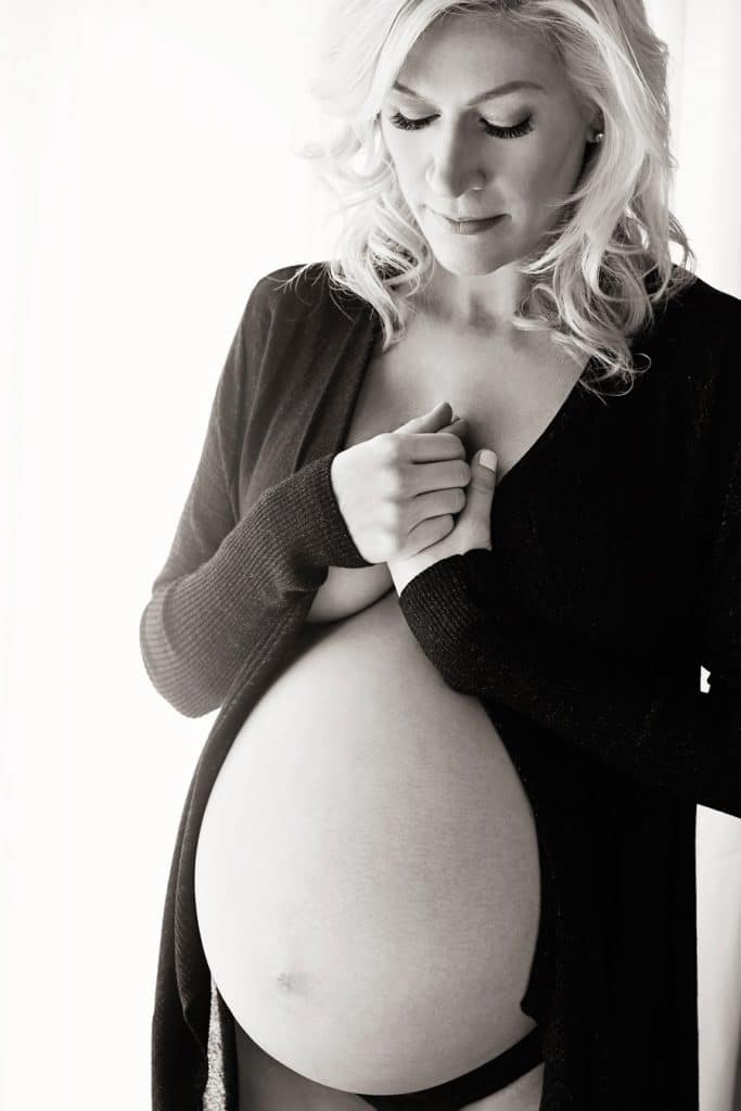 beautiful dallas maternity photos in private studio session