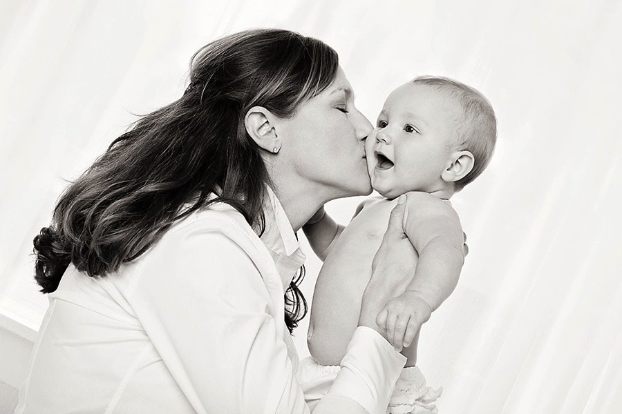 Adorable Dallas Family Photos with Three Girls and Mom