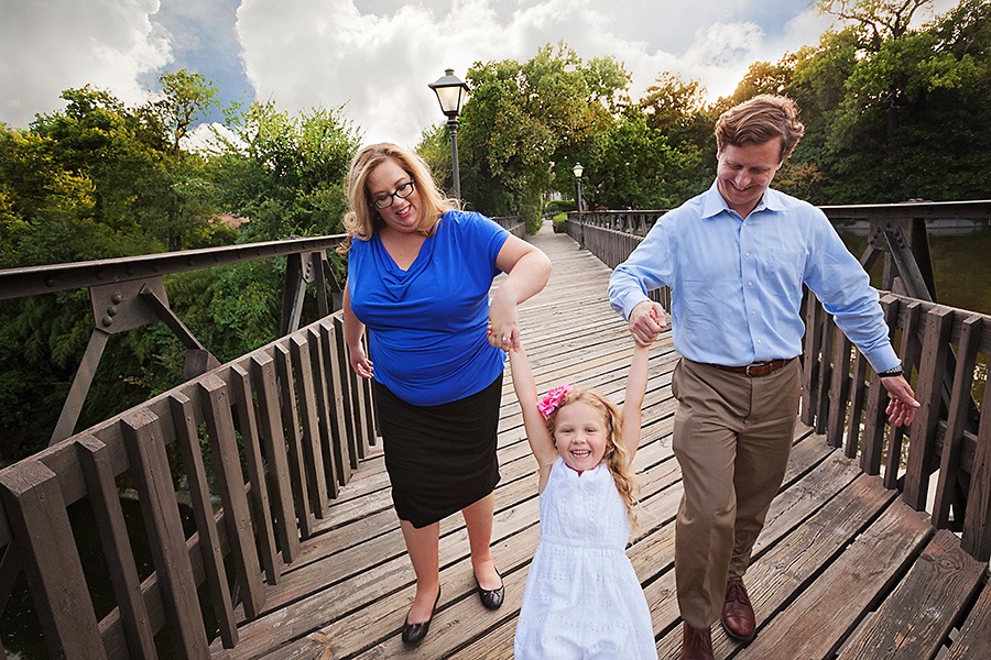 Dallas Outdoor Family Photos at a Pretty Park