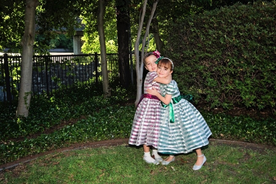 beautiful family photos with twin daughters