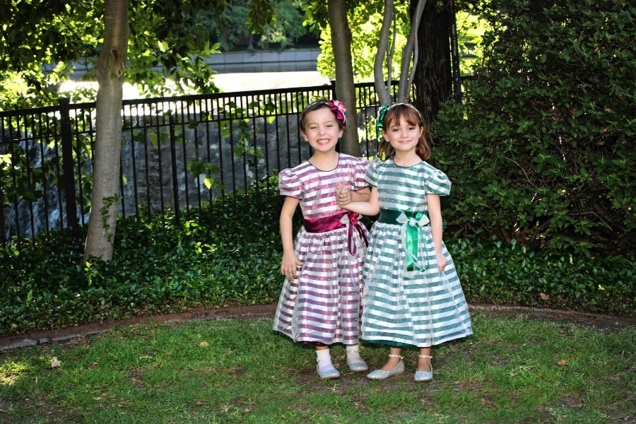 beautiful family photos with twin daughters