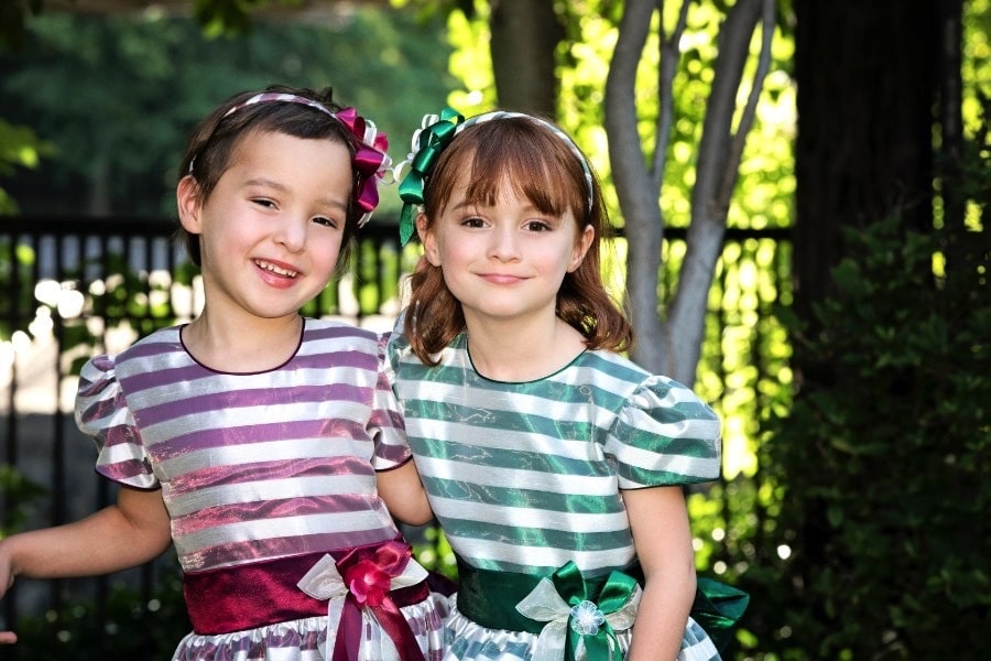 beautiful family photos with twin daughters