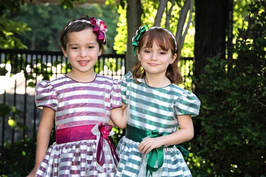 beautiful family photos with twin daughters