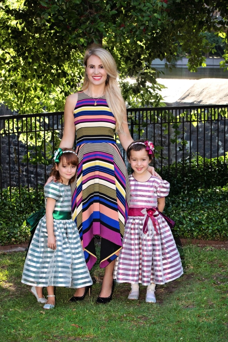 beautiful family photos with twin daughters