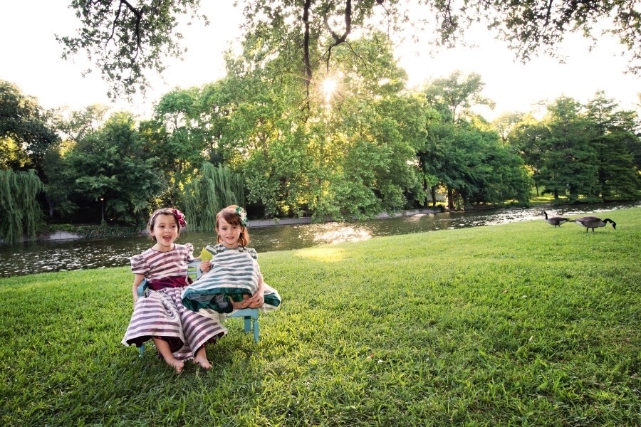 beautiful family photos with twin daughters