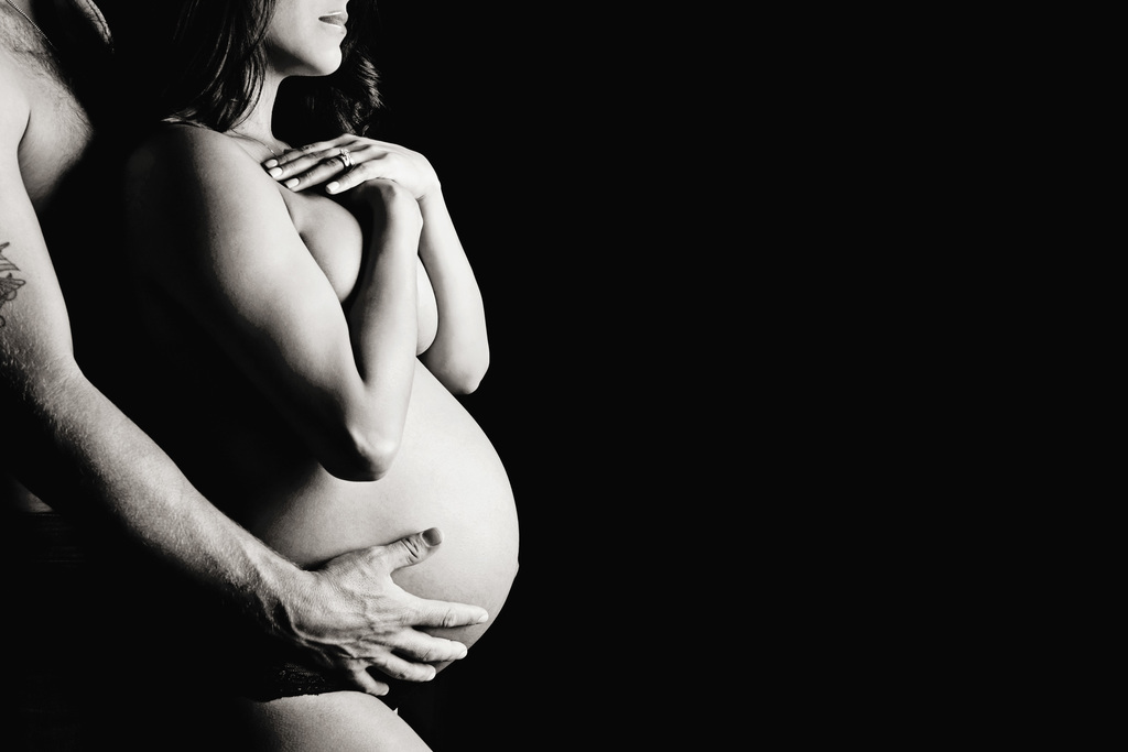 gorgeous and cinematic pregnancy session in the studio