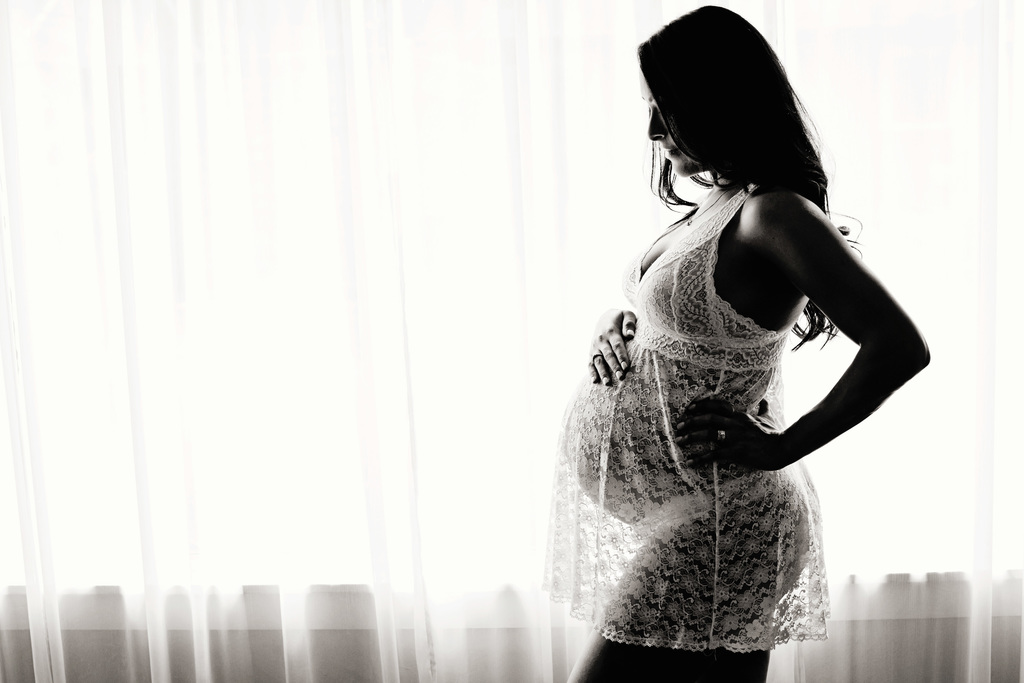 gorgeous and cinematic pregnancy session in the studio