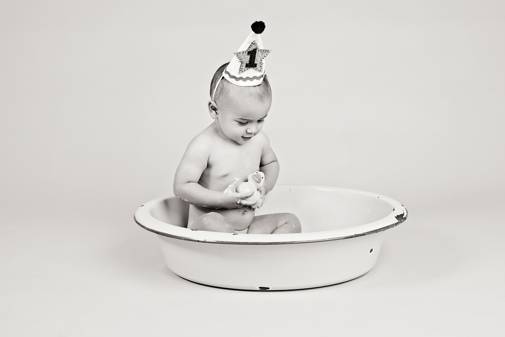 baby boy celebrates turning one in private studio session