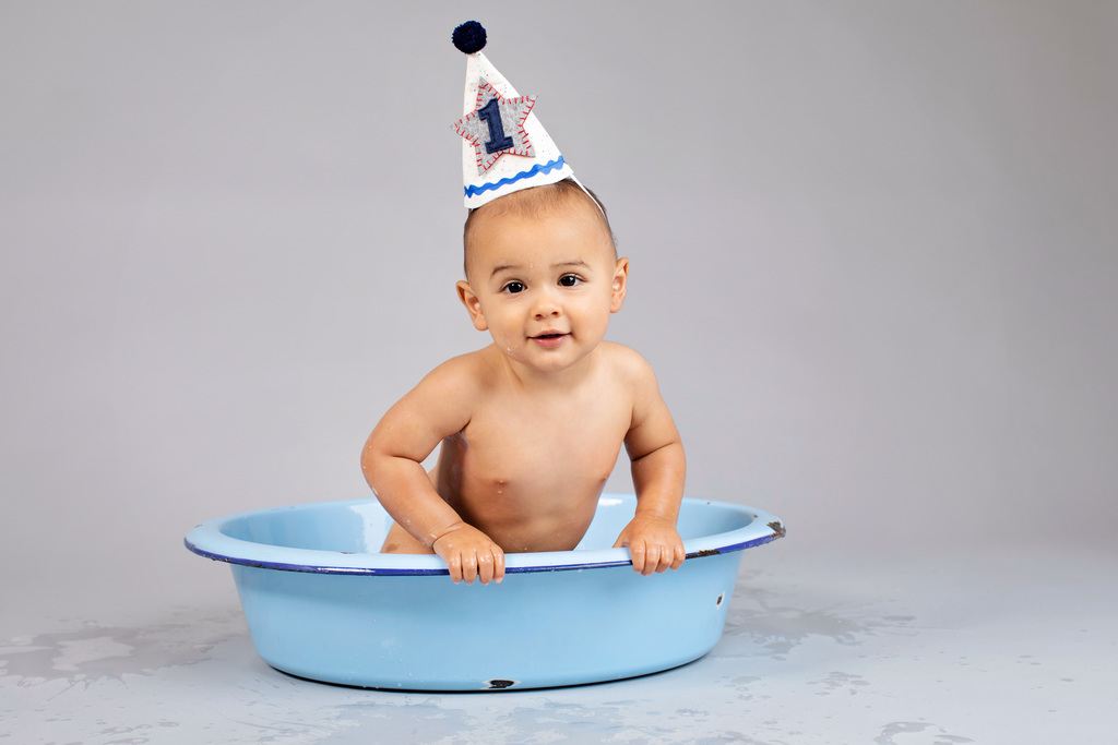baby boy celebrates turning one in private studio session