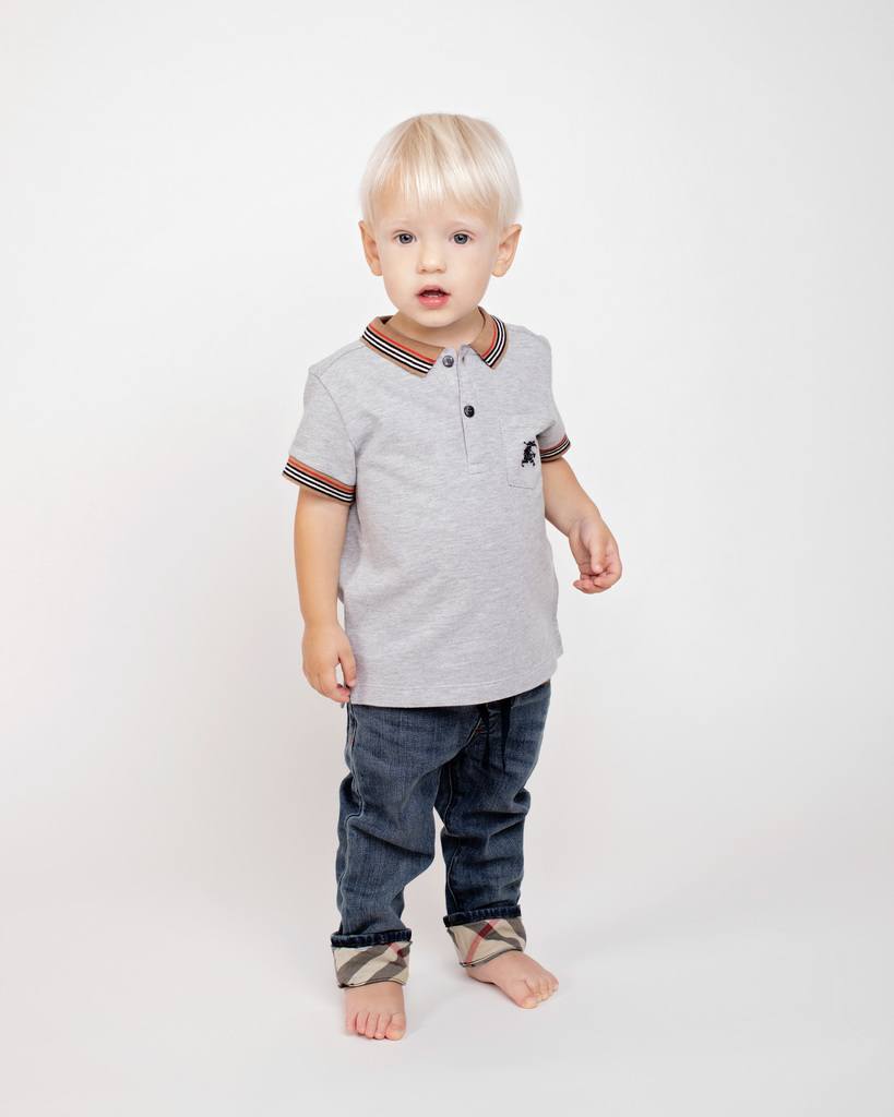 big brother taking the spotlight from the family session for a gorgeous shot