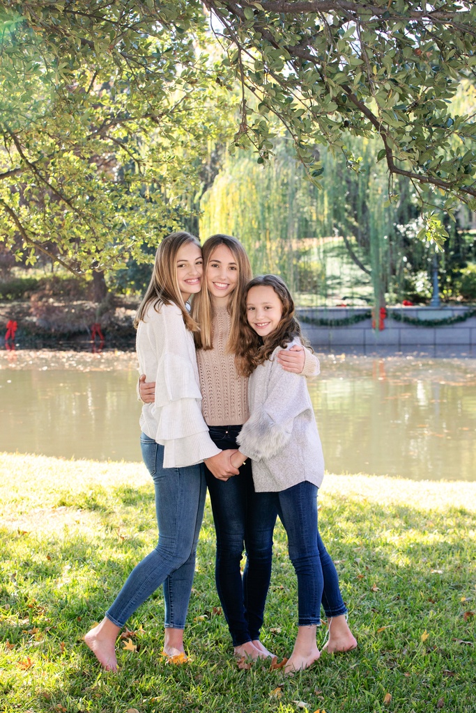 gorgeous group of sisters in fall family session outside in dallas