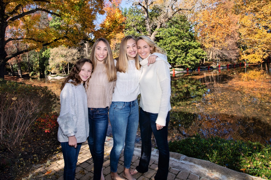 gorgeous group of sisters in fall family session outside in dallas