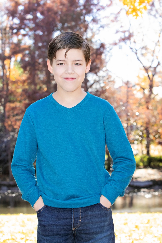beautiful fall family session outside in Dallas