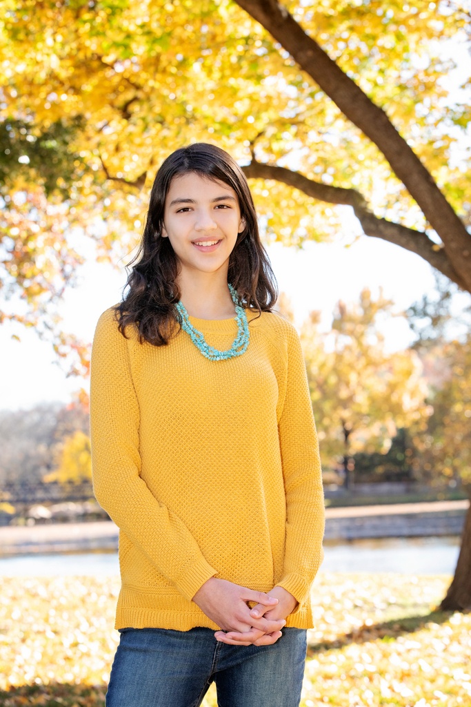 beautiful fall family session outside in Dallas 