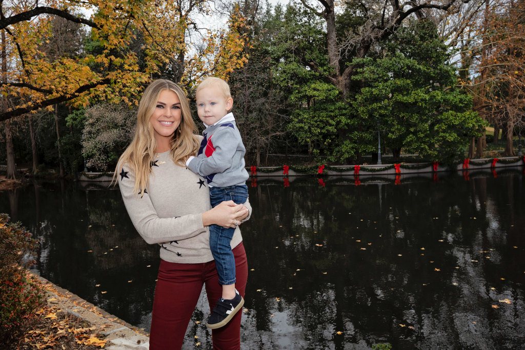 gorgeous winter family session outside in gorgeous dallas park