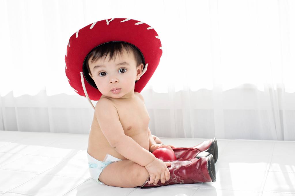 beautiful six-month session for little boy's first year album