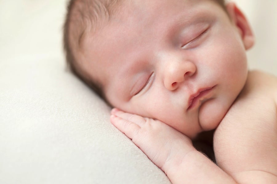 beautiful newborn close-up sessions