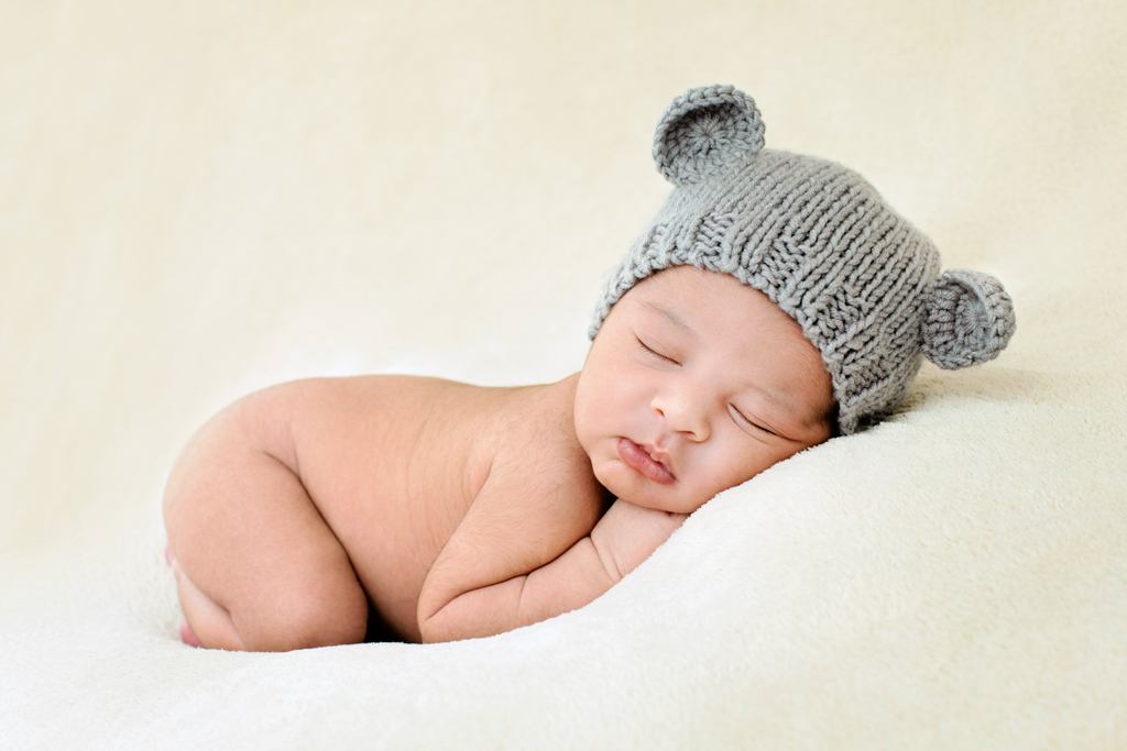 this sweet and sleepy newborn was an absolute blast to have in the studio.