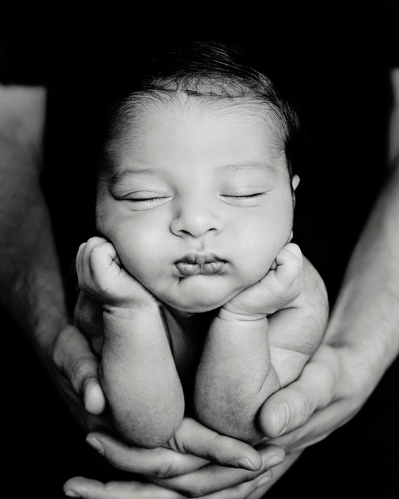 this sweet and sleepy newborn was an absolute blast to have in the studio.