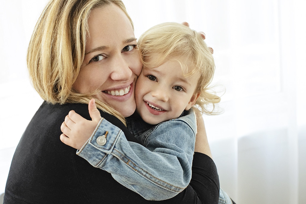 Moms first kid joins in maternity studio session in preparation for baby #2