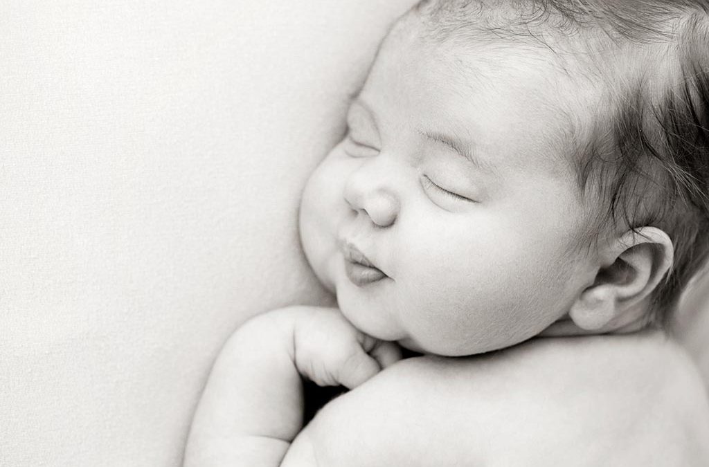Top 4 Tips for Picking a Newborn Photographer
