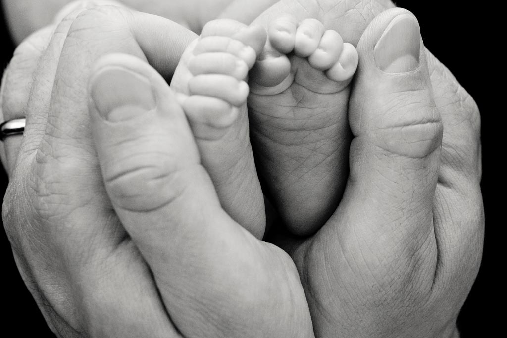 gorgeous black and white newborn toes