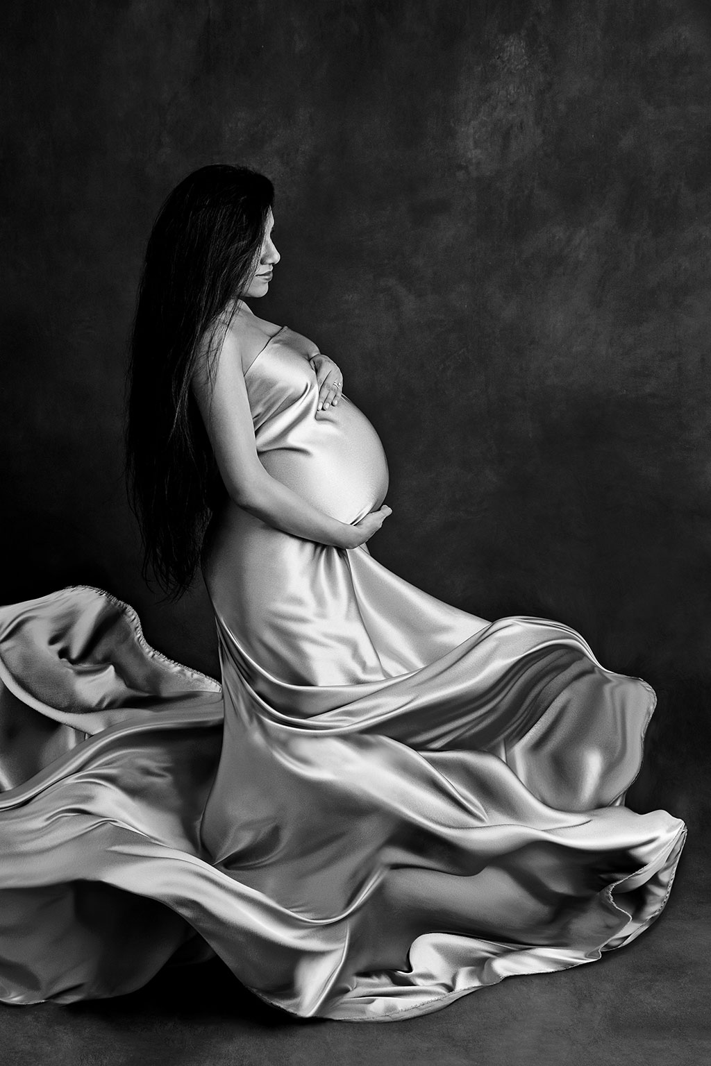 Beautiful maternity session in private dallas studio