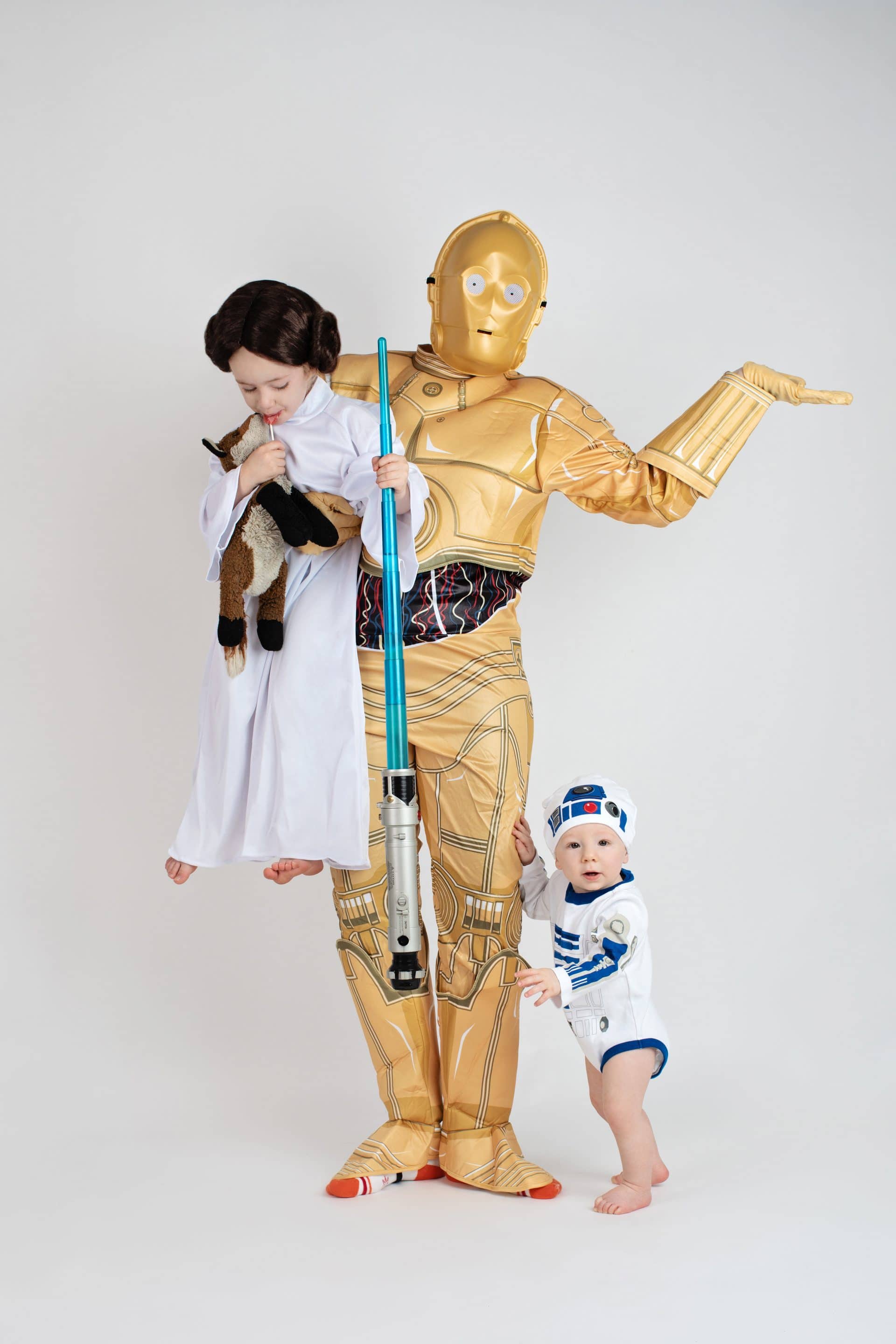 family dressed as Star Wars characters
