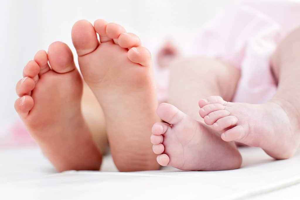 siblings toes lined up in private dallas studio