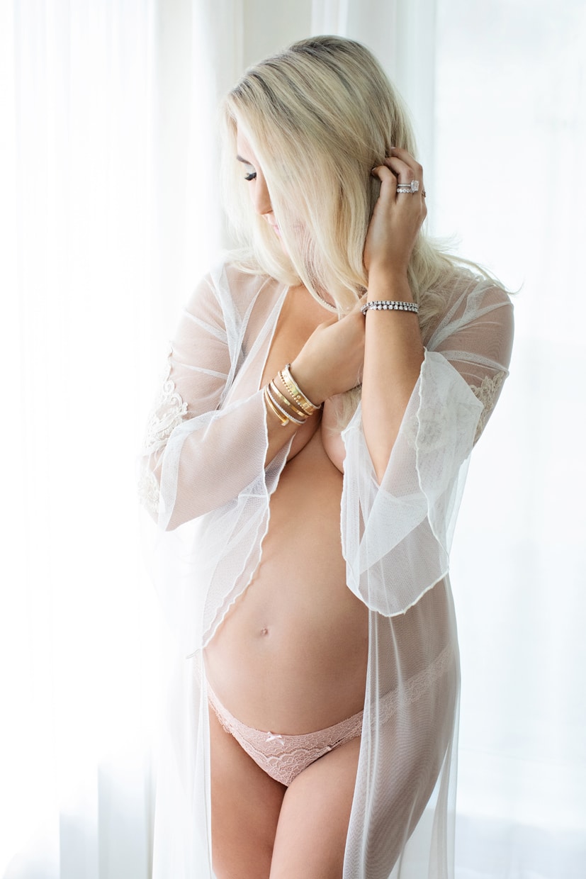 Expecting mama poses in dallas maternity photographer studio