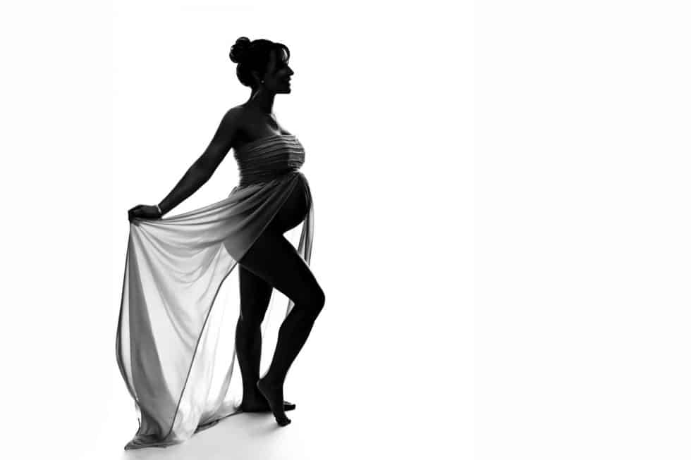Why You’ll Love Black & White Maternity Photography in a Studio