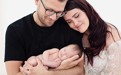 Book Unique Newborn Photography With Parents in the New Year!