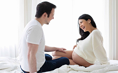 3 Ways You and Your Partner Can Benefit From a Maternity Couple Photoshoot