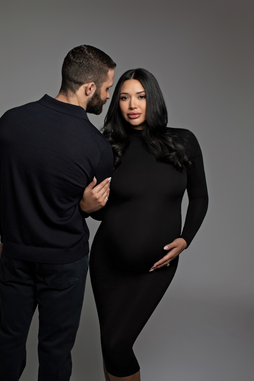 Dallas maternity photographer captures expecting couple