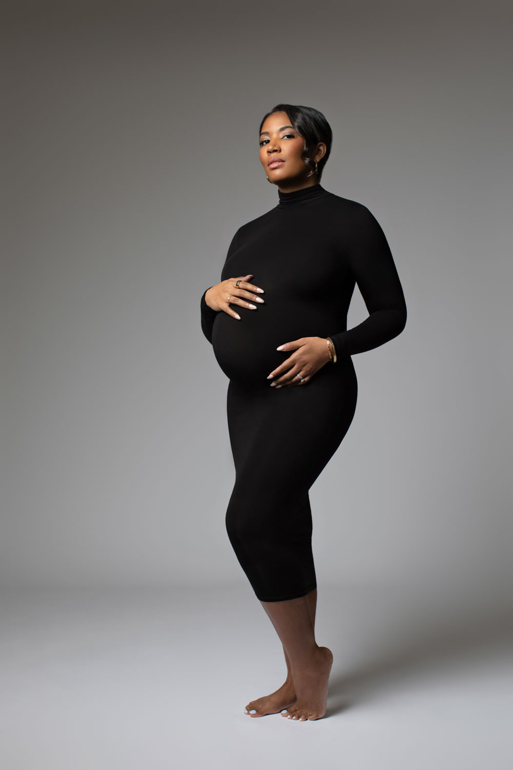 Dallas maternity photography, mother-to-be in black tones