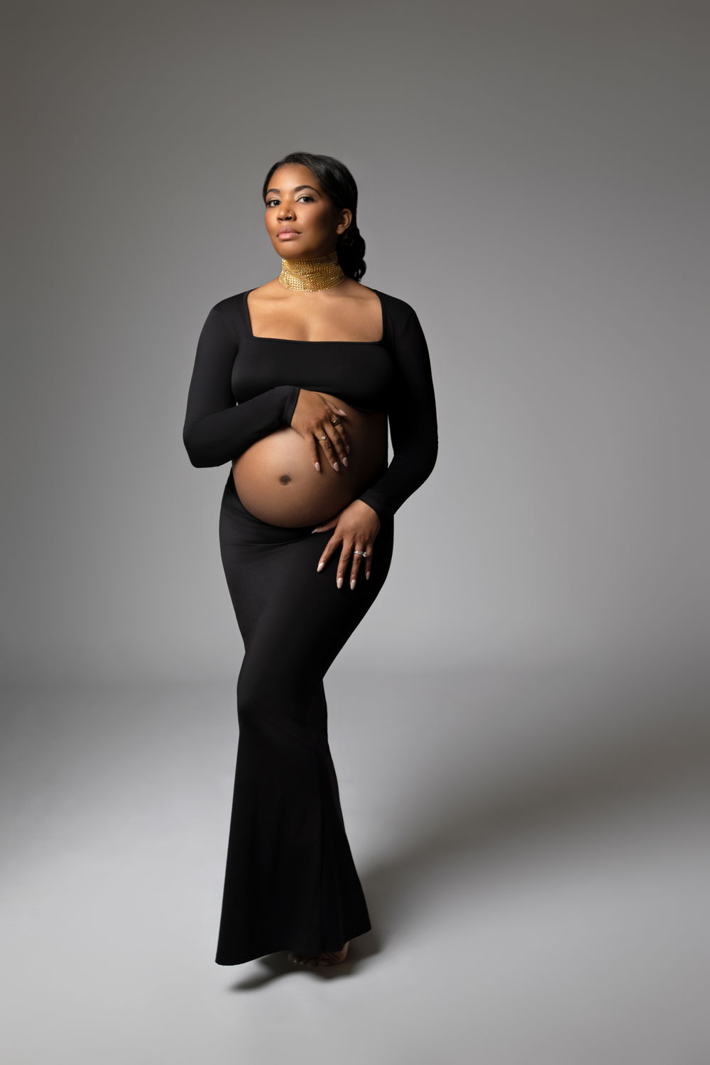 Dallas maternity photography, mother-to-be in black two piece set